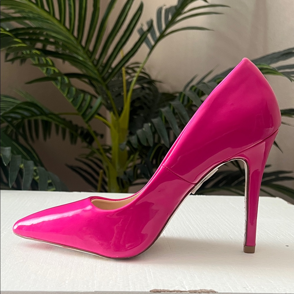 Qupid Vibrant Pink Women's Heels - Picture 11 of 14